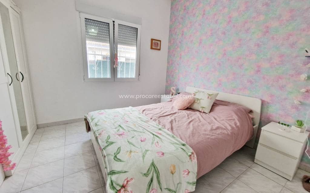 3 bedroom Villa for sale in Pueblo Bravo with pool - € 440,000 (Ref: 9850108)