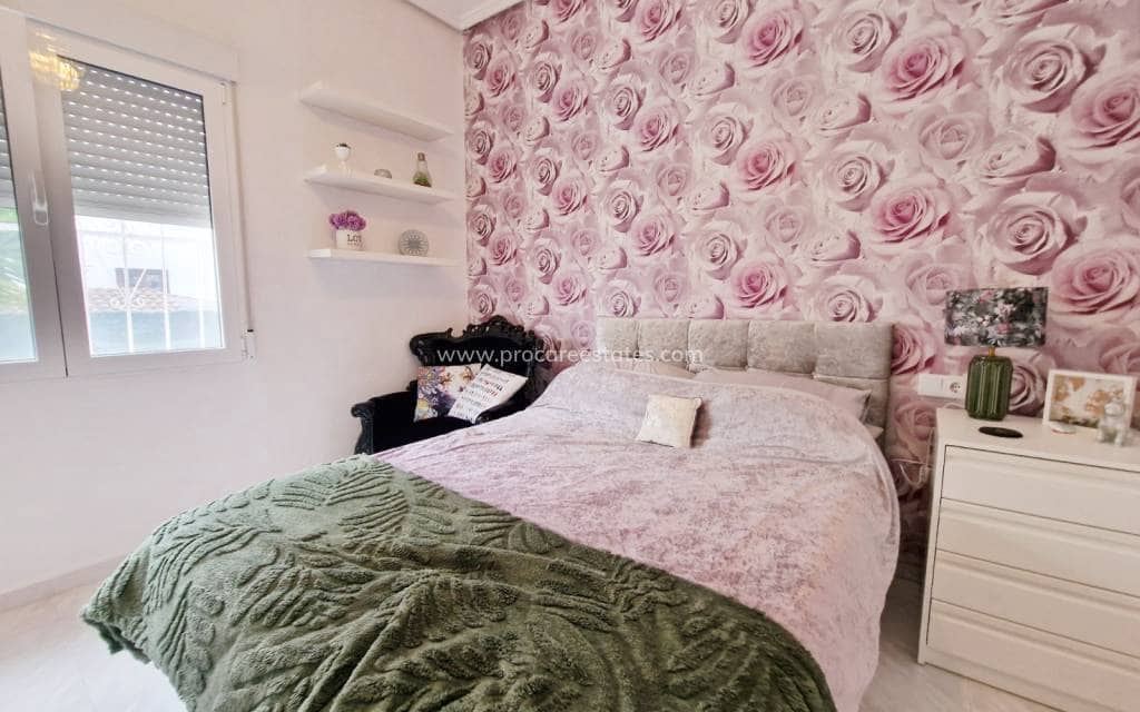 3 bedroom Villa for sale in Pueblo Bravo with pool - € 440,000 (Ref: 9850108)