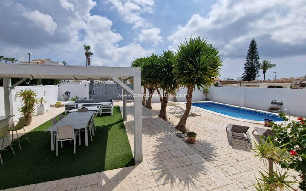 3 bedroom Villa for sale in Pueblo Bravo with pool - € 440,000 (Ref: 9850108)