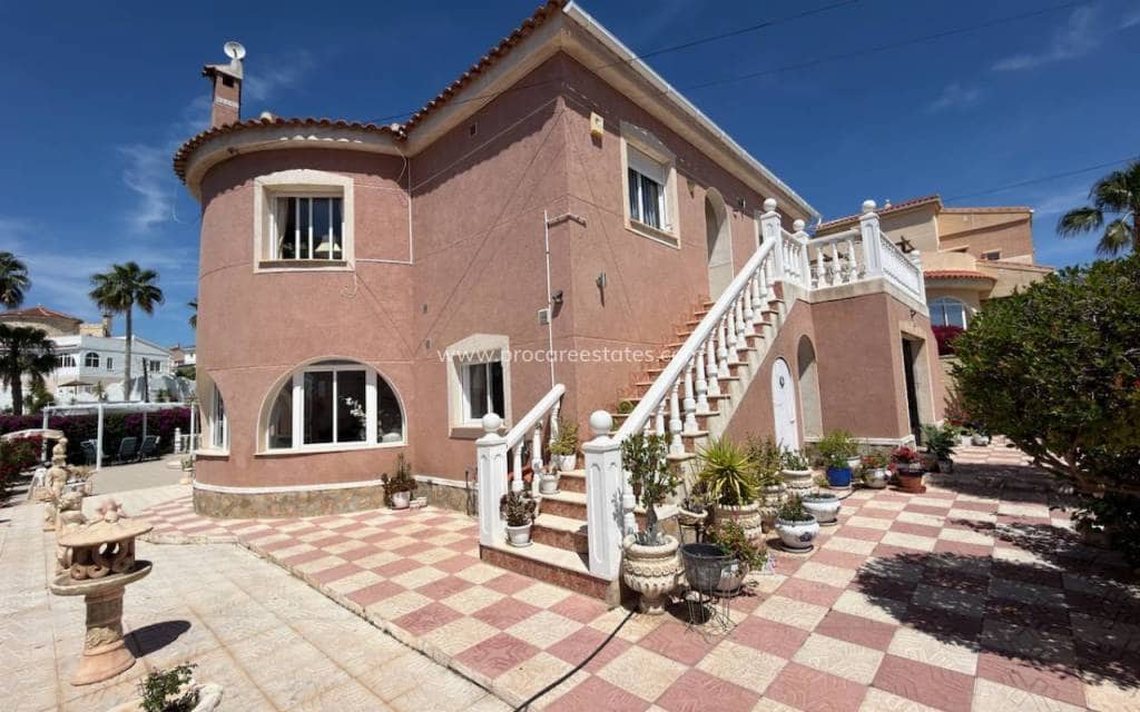 5 sovrum Villa till salu i Ciudad Quesada med pool - 599 995 € (Ref: 9850110)