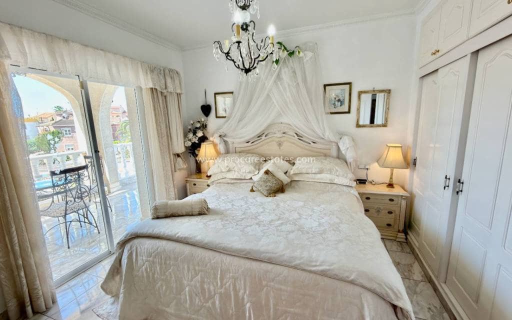 5 sovrum Villa till salu i Ciudad Quesada med pool - 599 995 € (Ref: 9850110)