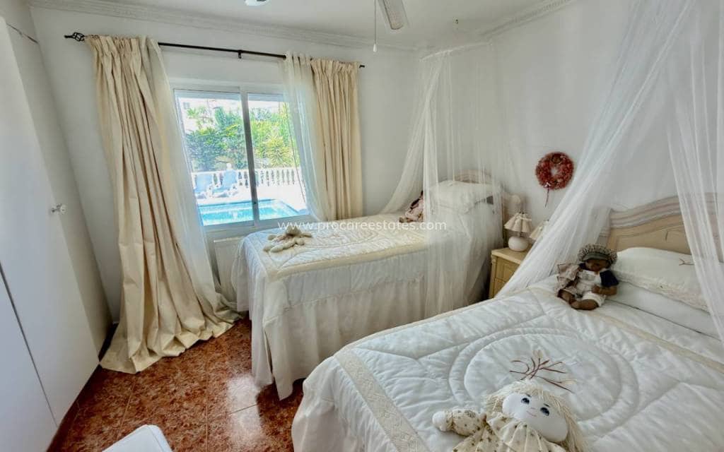 5 sovrum Villa till salu i Ciudad Quesada med pool - 599 995 € (Ref: 9850110)