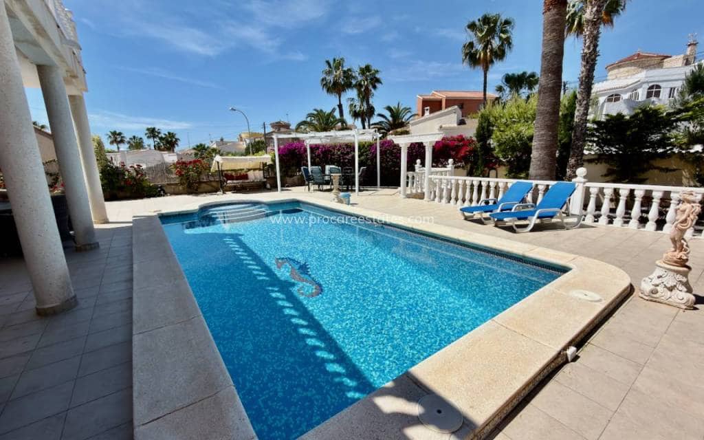 5 sovrum Villa till salu i Ciudad Quesada med pool - 599 995 € (Ref: 9850110)