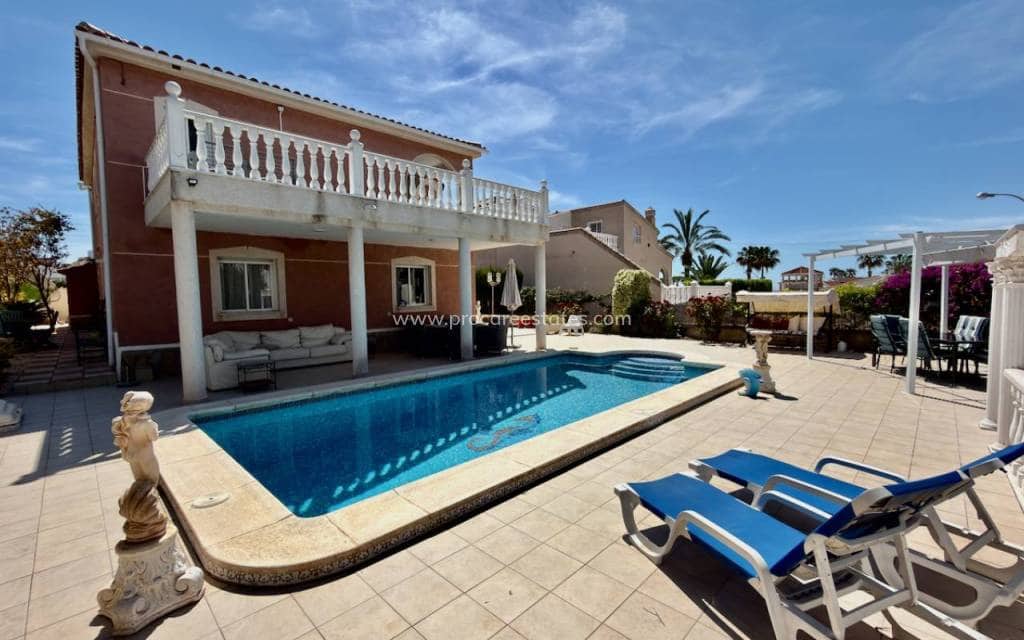5 sovrum Villa till salu i Ciudad Quesada med pool - 599 995 € (Ref: 9850110)