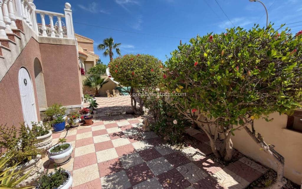 5 sovrum Villa till salu i Ciudad Quesada med pool - 599 995 € (Ref: 9850110)