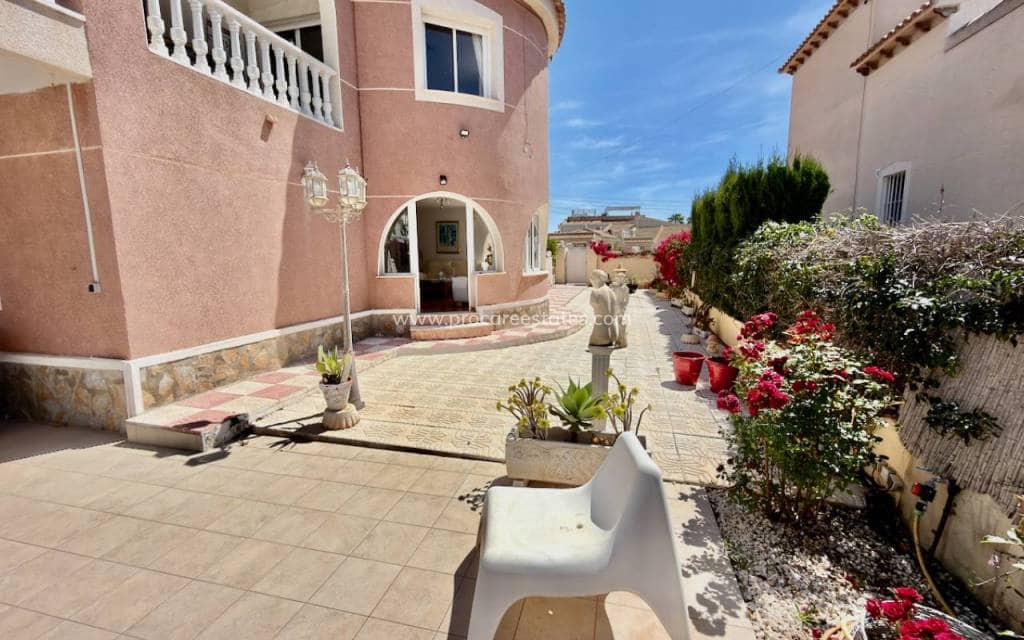 5 sovrum Villa till salu i Ciudad Quesada med pool - 599 995 € (Ref: 9850110)