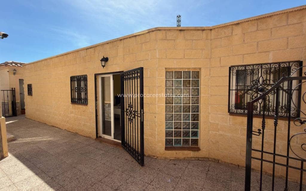 5 Zimmer Finca/Landgut zu verkaufen in Catral mit Pool - 595.000 € (Ref: 9850111)