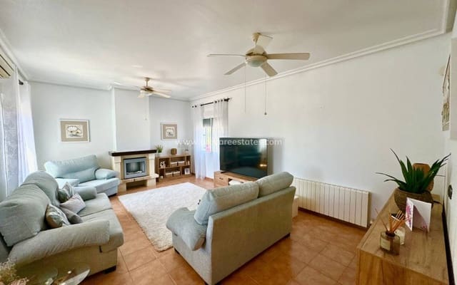 3 makuuhuone Maalaistalo myytävänä paikassa Catral mukana uima-altaan - 435 000 € (Ref: 9867307)