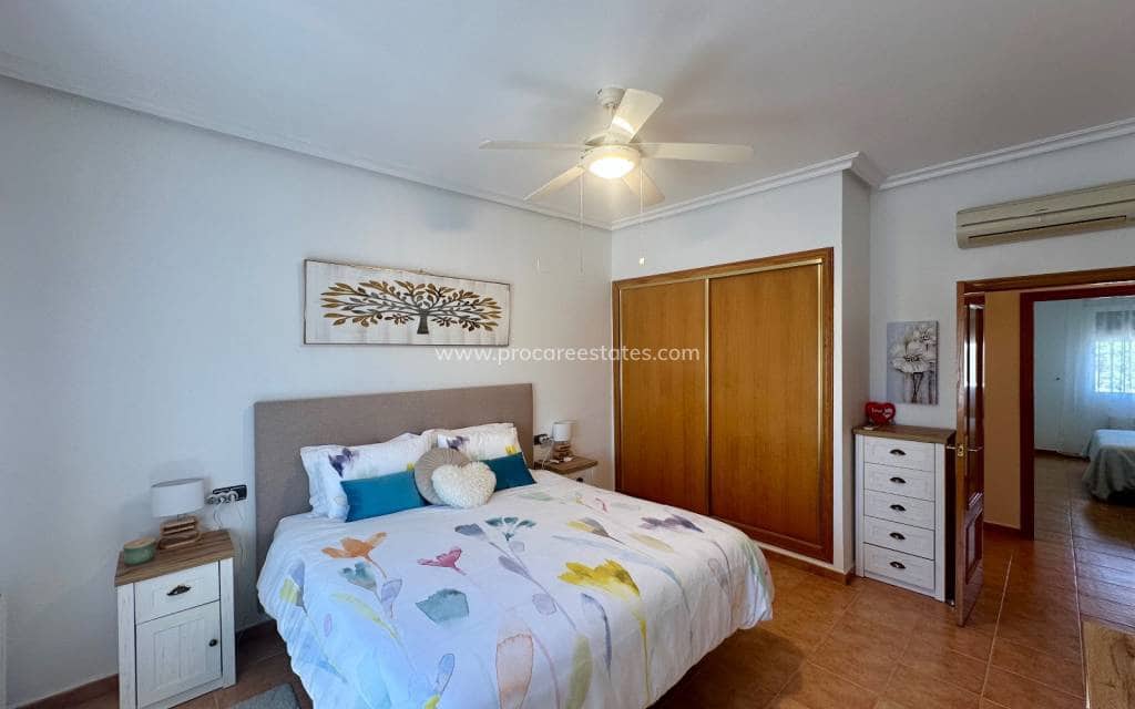 3 makuuhuone Maalaistalo myytävänä paikassa Catral mukana uima-altaan - 435 000 € (Ref: 9867307)