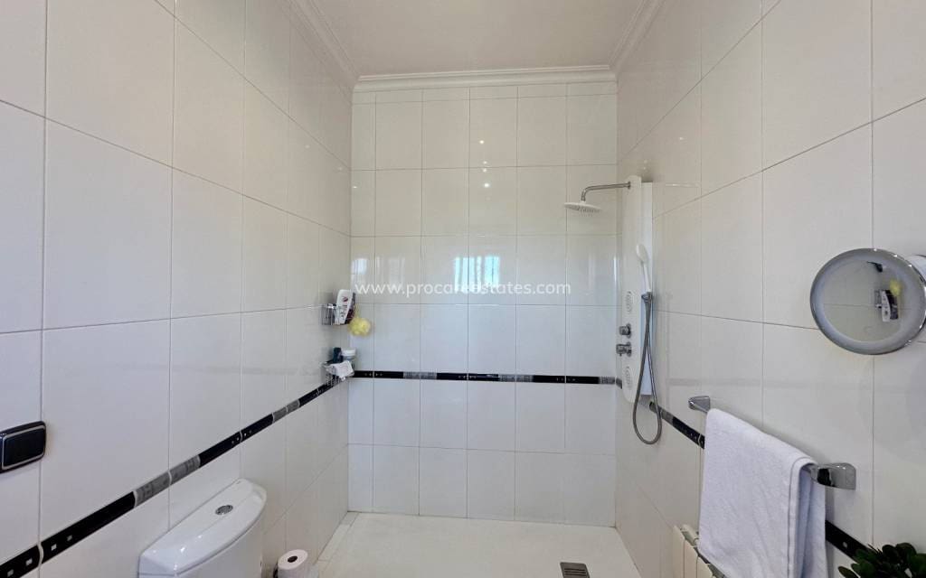 3 makuuhuone Maalaistalo myytävänä paikassa Catral mukana uima-altaan - 435 000 € (Ref: 9867307)