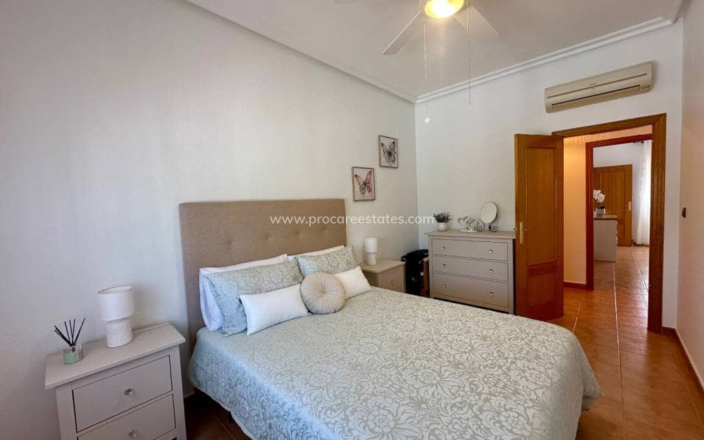 3 makuuhuone Maalaistalo myytävänä paikassa Catral mukana uima-altaan - 435 000 € (Ref: 9867307)
