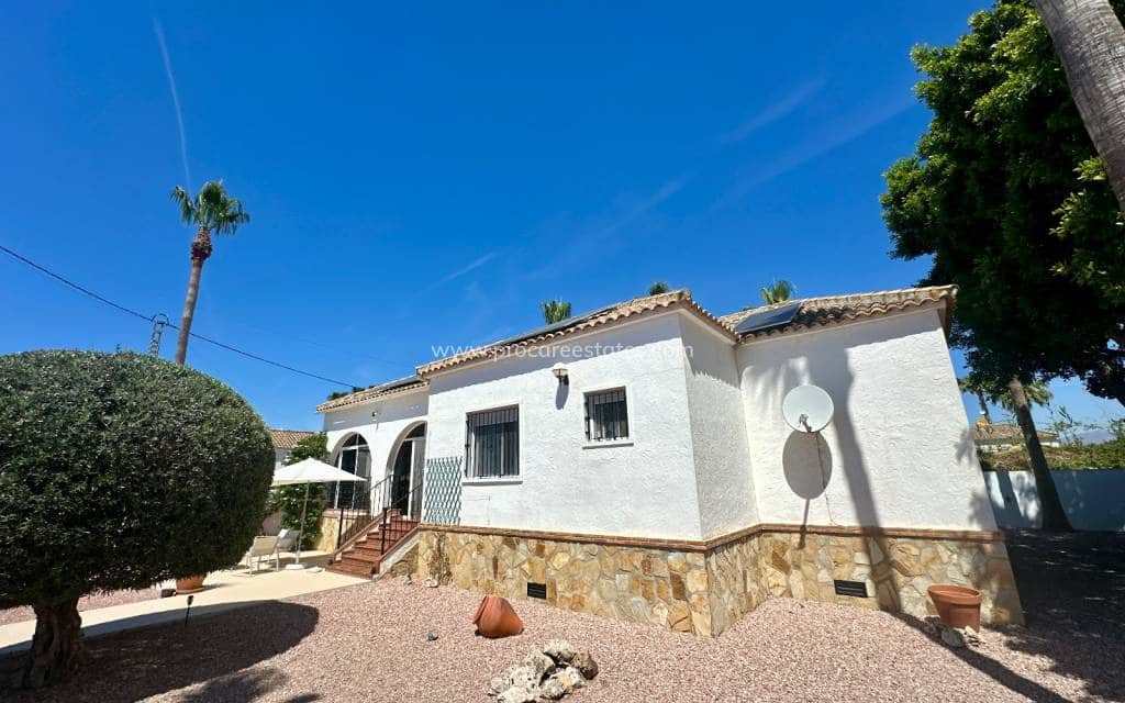3 makuuhuone Maalaistalo myytävänä paikassa Catral mukana uima-altaan - 435 000 € (Ref: 9867307)