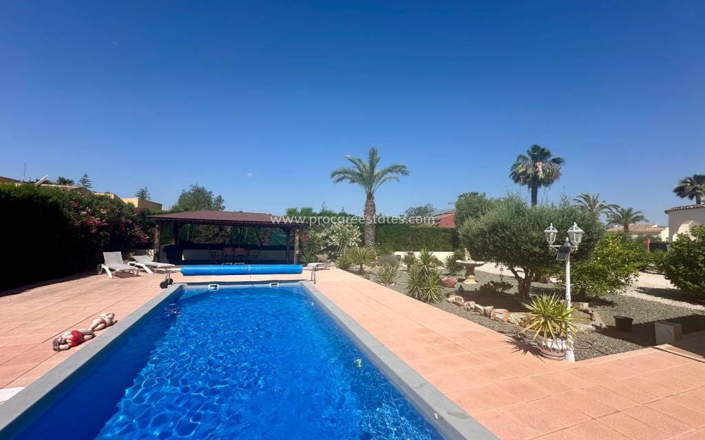 3 quarto Quinta/Casa Rural para venda em Catral com piscina - 360 000 € (Ref: 9901337)