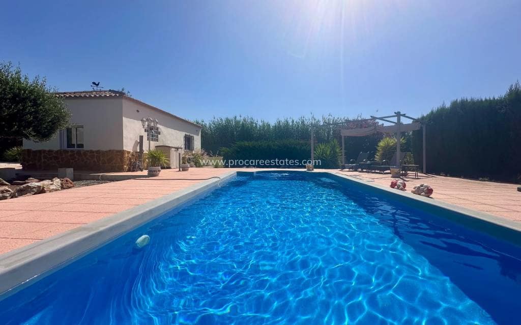 3 quarto Quinta/Casa Rural para venda em Catral com piscina - 360 000 € (Ref: 9901337)