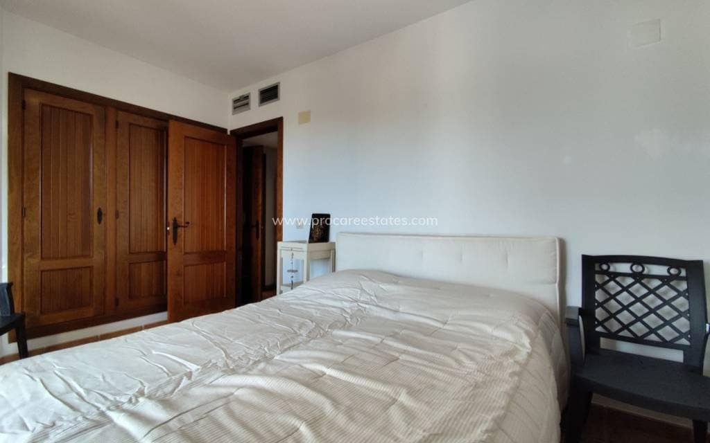 2 makuuhuone Kattohuoneisto myytävänä paikassa Orihuela Costa mukana uima-altaan - 299 900 € (Ref: 9920911)