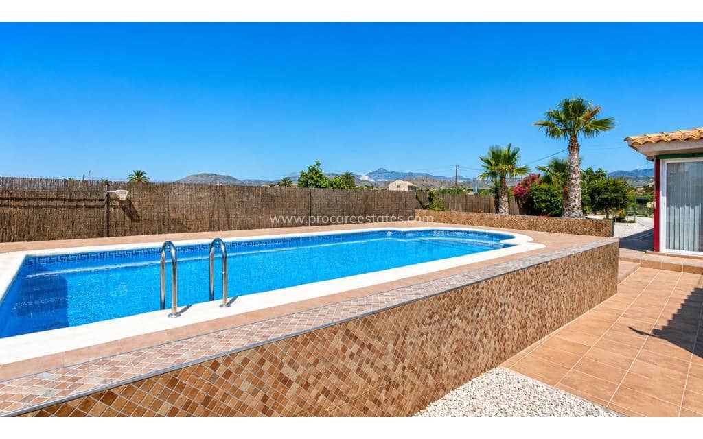 3 soveværelse Villa til salg i Macisvenda med swimmingpool - € 265.000 (Ref: 9920912)