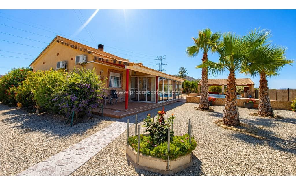 3 soveværelse Villa til salg i Macisvenda med swimmingpool - € 265.000 (Ref: 9920912)