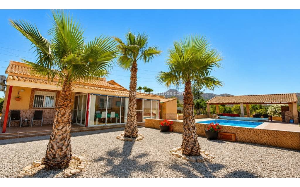 3 soveværelse Villa til salg i Macisvenda med swimmingpool - € 265.000 (Ref: 9920912)