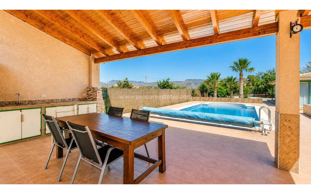3 soveværelse Villa til salg i Macisvenda med swimmingpool - € 265.000 (Ref: 9920912)