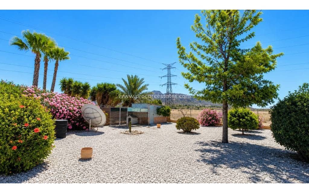 3 soveværelse Villa til salg i Macisvenda med swimmingpool - € 265.000 (Ref: 9920912)