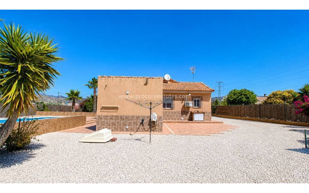 3 soveværelse Villa til salg i Macisvenda med swimmingpool - € 265.000 (Ref: 9920912)