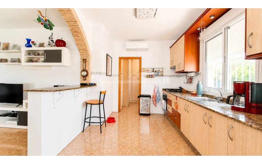 3 soveværelse Villa til salg i Macisvenda med swimmingpool - € 265.000 (Ref: 9920912)