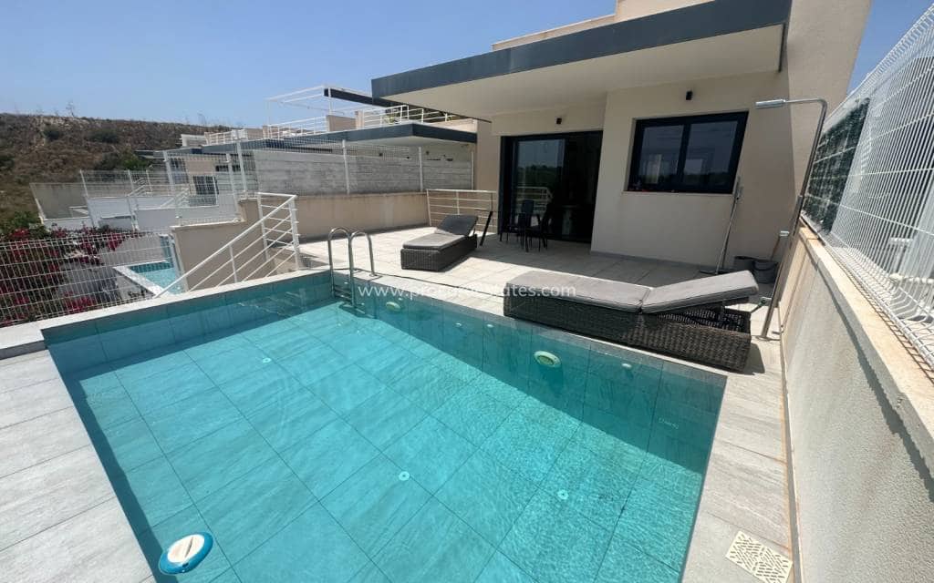 5 bedroom Villa for sale in San Miguel de Salinas with pool - € 499,990 (Ref: 9920914)