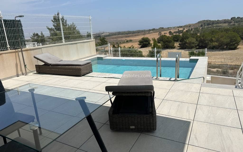 5 bedroom Villa for sale in San Miguel de Salinas with pool - € 499,990 (Ref: 9920914)