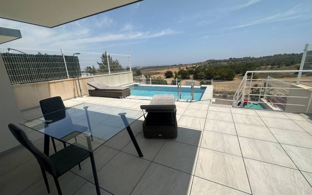 5 bedroom Villa for sale in San Miguel de Salinas with pool - € 499,990 (Ref: 9920914)