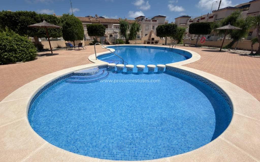 2 sypialnia Willa na sprzedaż w Ciudad Quesada z basenem - 169 995 € (Ref: 9921080)