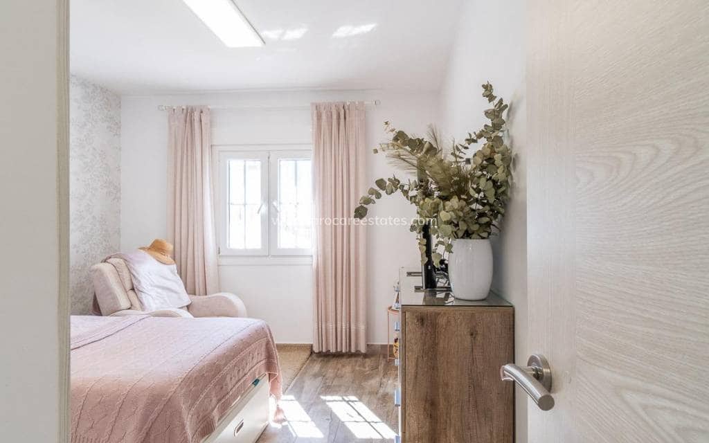 4 chambre Maison de Ville à vendre à Filipinas avec piscine - 399 000 € (Ref: 9921081)