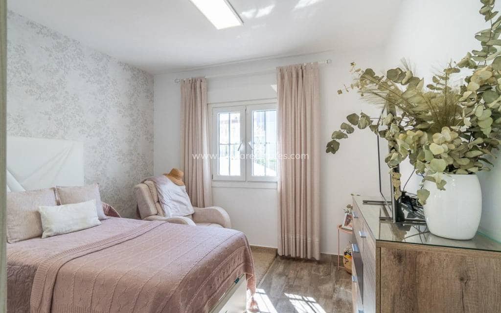 4 chambre Maison de Ville à vendre à Filipinas avec piscine - 399 000 € (Ref: 9921081)