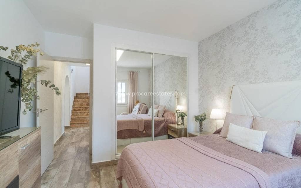4 chambre Maison de Ville à vendre à Filipinas avec piscine - 399 000 € (Ref: 9921081)