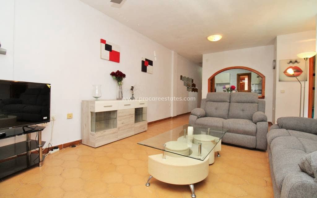 2 soveværelse Lejlighed til salg i Villamartin med swimmingpool - € 164.900 (Ref: 9921085)