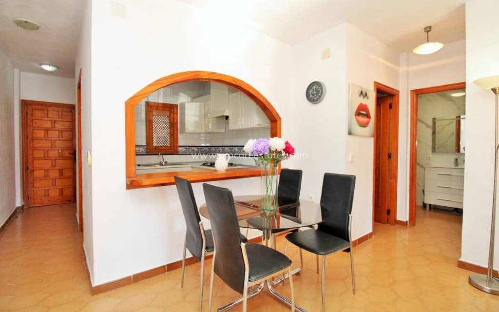 2 soveværelse Lejlighed til salg i Villamartin med swimmingpool - € 164.900 (Ref: 9921085)