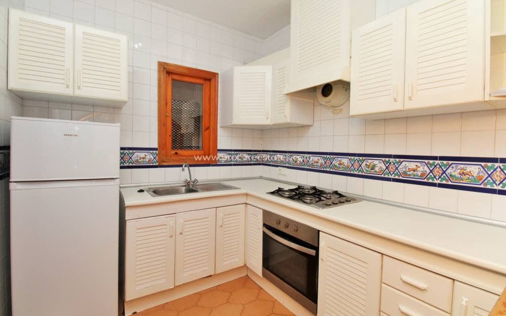2 soveværelse Lejlighed til salg i Villamartin med swimmingpool - € 164.900 (Ref: 9921085)