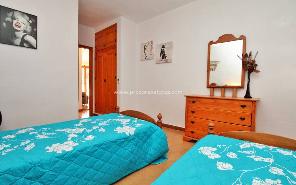2 soveværelse Lejlighed til salg i Villamartin med swimmingpool - € 164.900 (Ref: 9921085)