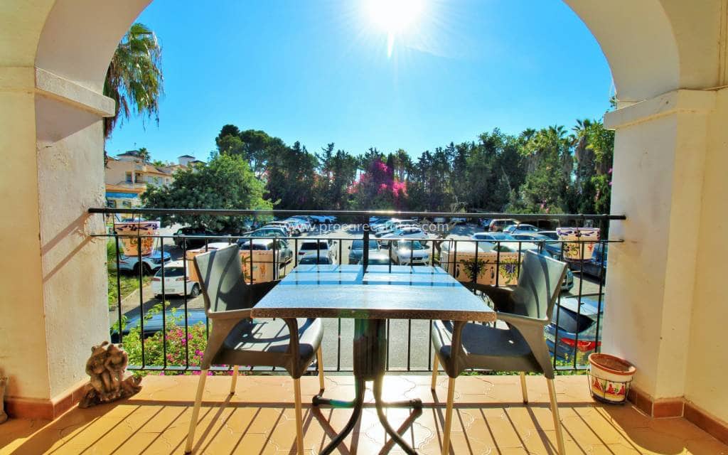 2 soveværelse Lejlighed til salg i Villamartin med swimmingpool - € 164.900 (Ref: 9921085)
