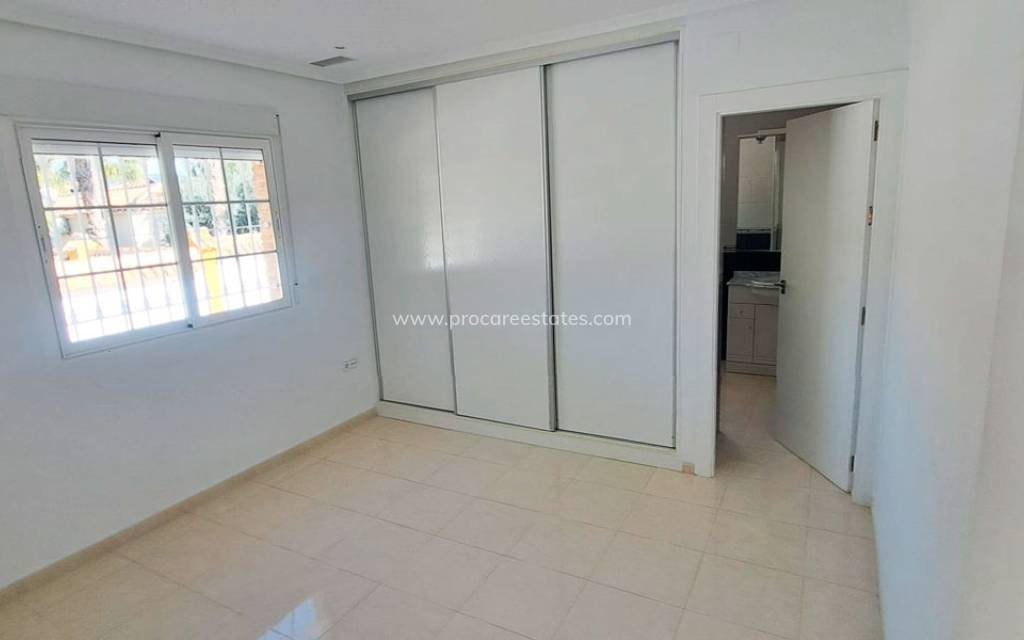 3 Zimmer Finca/Landgut zu verkaufen in Catral mit Pool Garage - 440.000 € (Ref: 9921392)