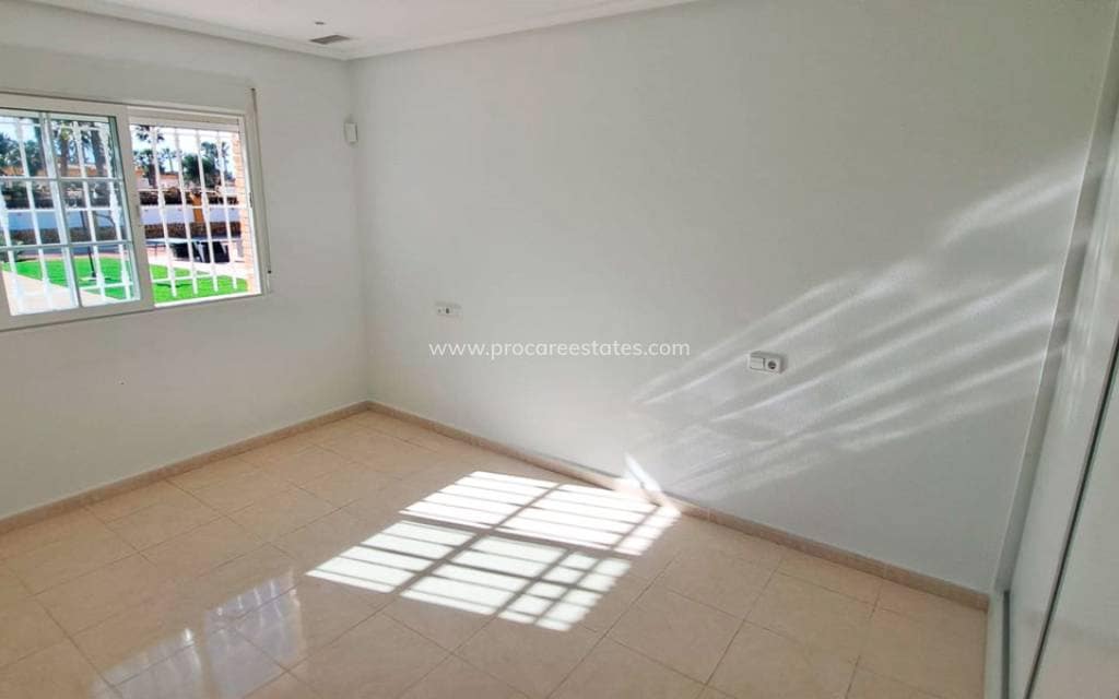 3 Zimmer Finca/Landgut zu verkaufen in Catral mit Pool Garage - 440.000 € (Ref: 9921392)