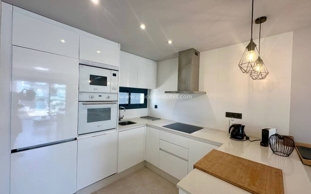 3 chambre Penthouse à vendre à El Raso avec piscine garage - 299 995 € (Ref: 9921476)