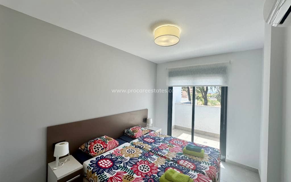 3 chambre Penthouse à vendre à El Raso avec piscine garage - 299 995 € (Ref: 9921476)