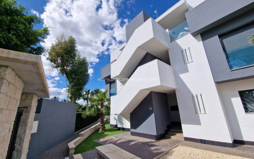 3 chambre Penthouse à vendre à El Raso avec piscine garage - 299 995 € (Ref: 9921476)
