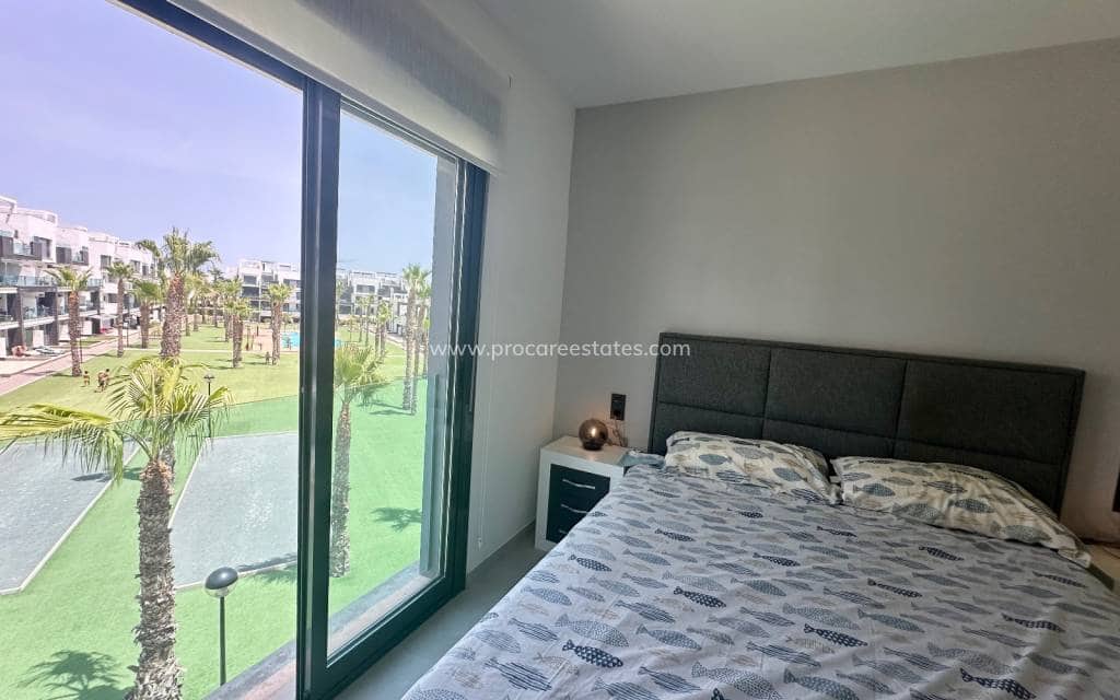 3 chambre Penthouse à vendre à El Raso avec piscine garage - 299 995 € (Ref: 9921476)