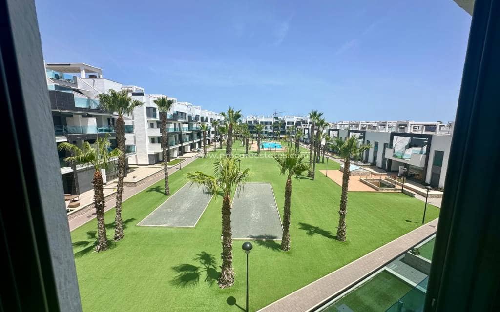 3 chambre Penthouse à vendre à El Raso avec piscine garage - 299 995 € (Ref: 9921476)