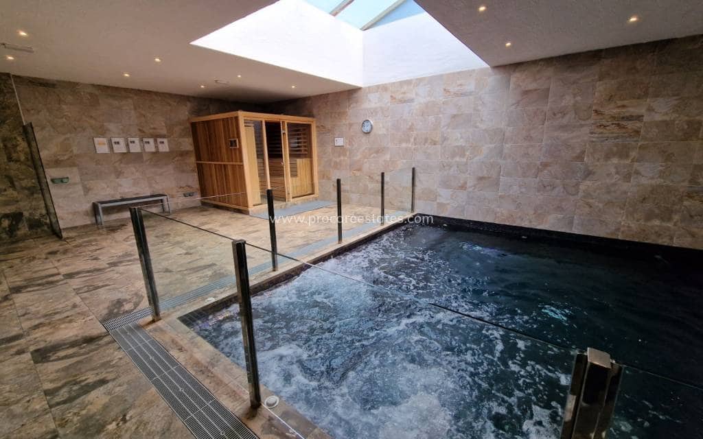 3 chambre Penthouse à vendre à El Raso avec piscine garage - 299 995 € (Ref: 9921476)