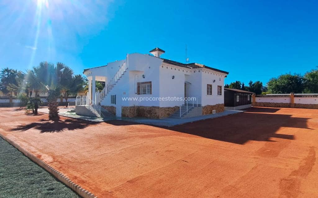 3 soverom Finca/Herregård til salgs i Catral med garasje - € 415 000 (Ref: 9921477)