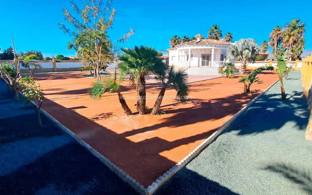 3 soverom Finca/Herregård til salgs i Catral med garasje - € 415 000 (Ref: 9921477)