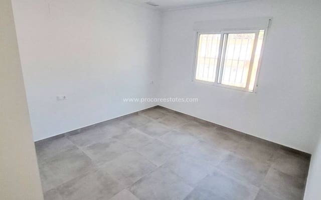 3 soveværelse Finca/Landehus til salg i Catral med garage - € 410.000 (Ref: 9925236)