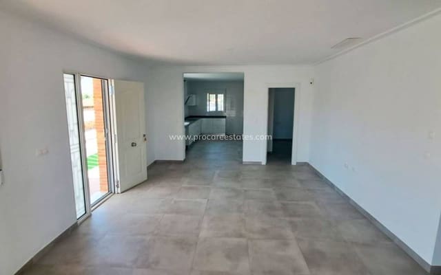 3 soveværelse Finca/Landehus til salg i Catral med garage - € 410.000 (Ref: 9925236)